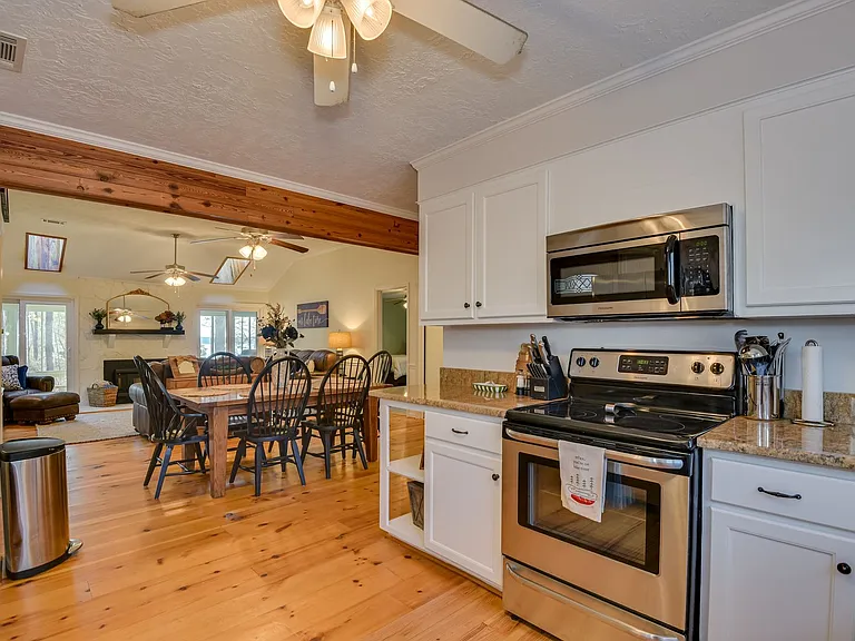 1136 Jamaica Ave — Photo 8