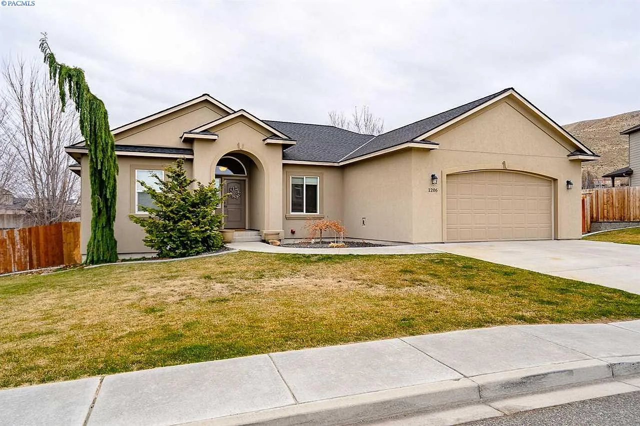 1206 Kensington Way photo 1