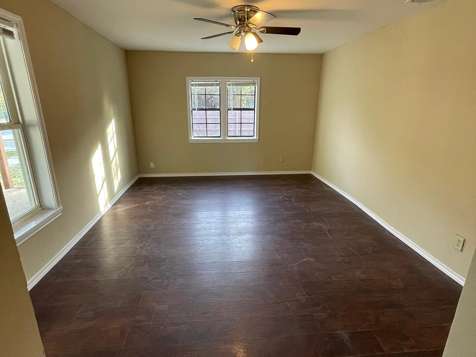 3 bed, 1313 sqft, $1,195 — Photo 2