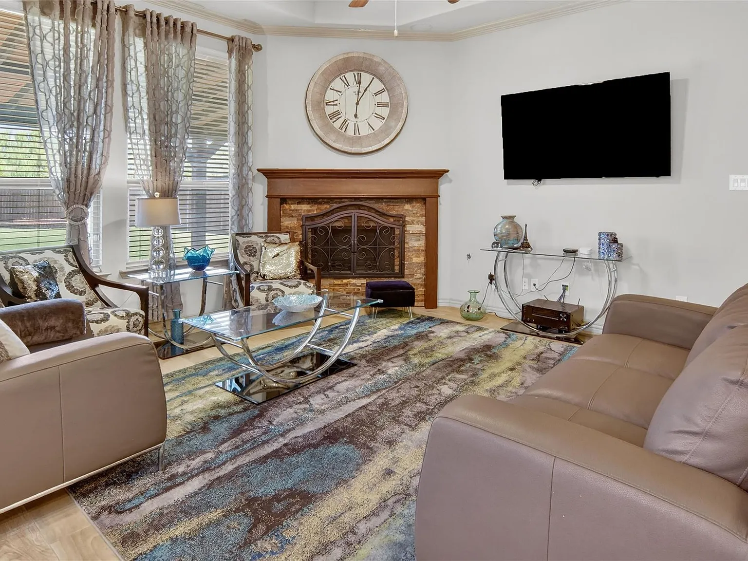 4 bed, 2846 sqft, $3,700 — Photo 2
