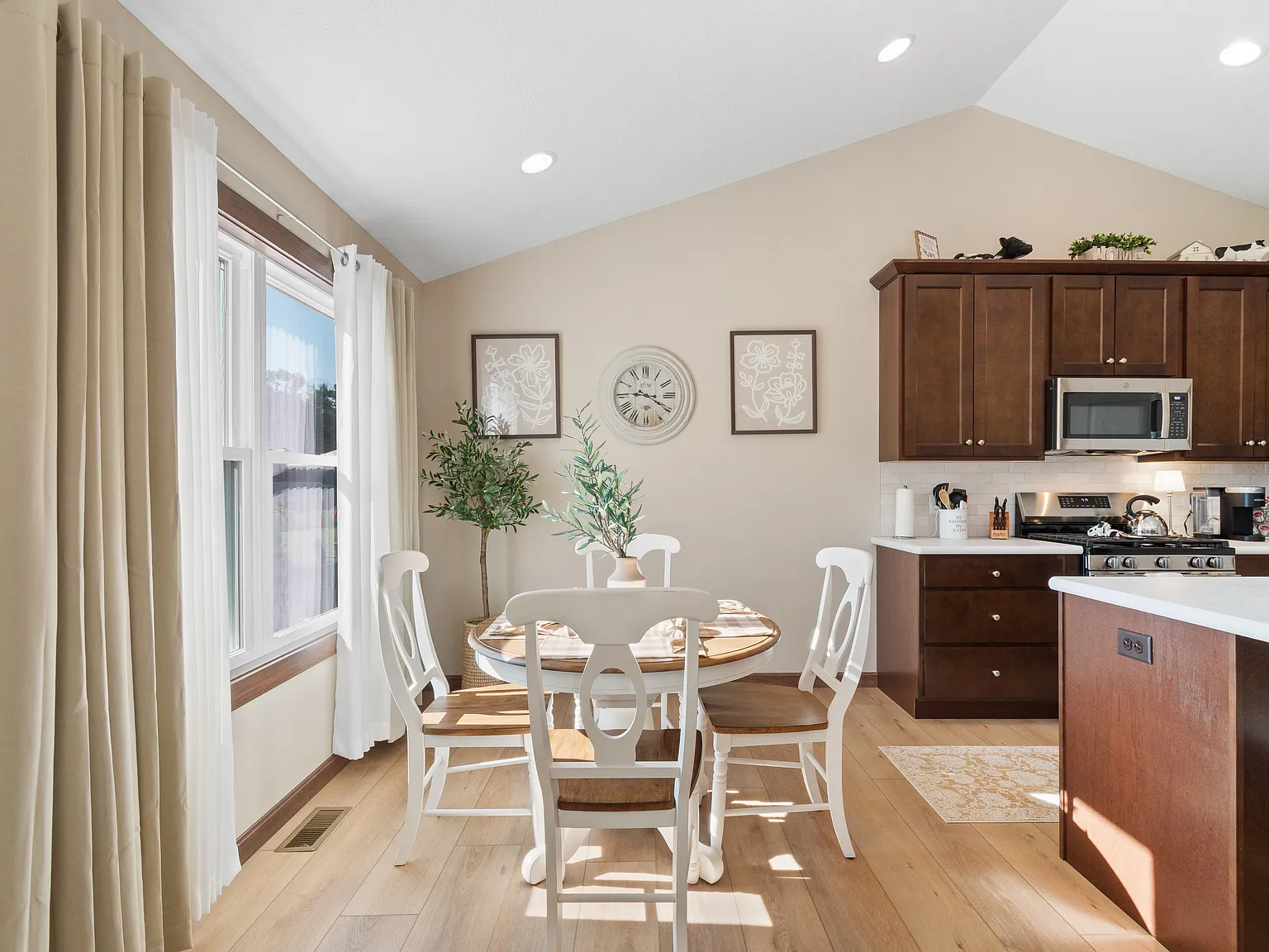 11430 Geib Ave NE — Photo 3