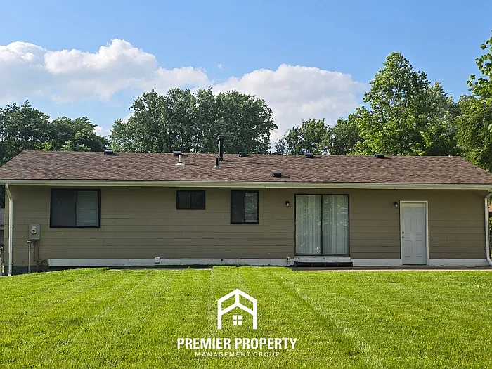 2442 Soundview Ct — Photo 18