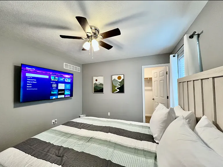 1011 N Anderson St — Photo 17