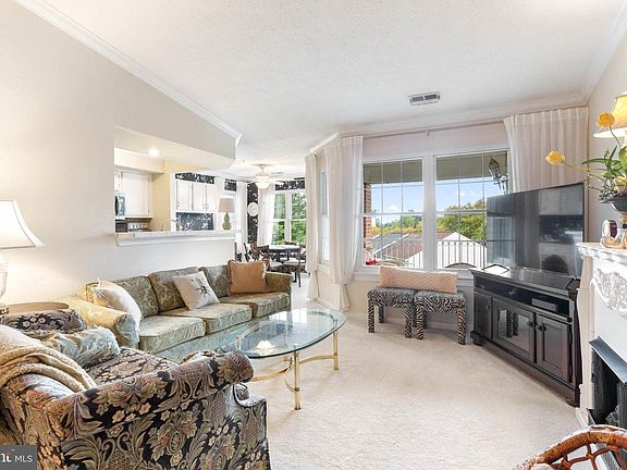 3rd image of 200 Burkwood Ct #200-3B