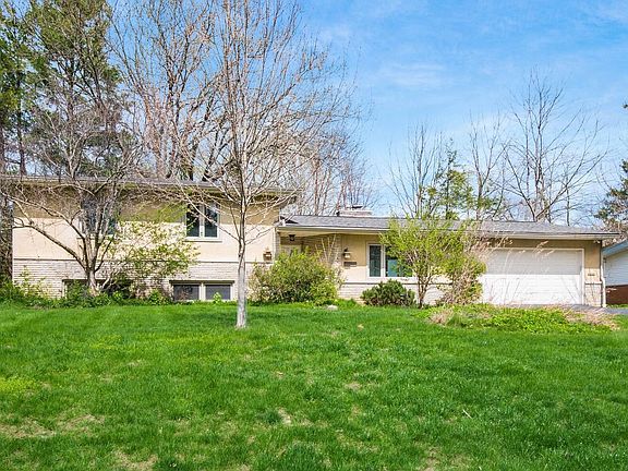 2nd image of 2252 Johnston Rd