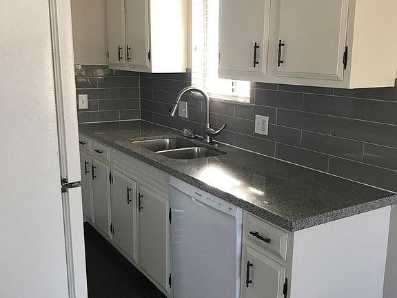 5th image of 1203 E Crandall Ave Unit B