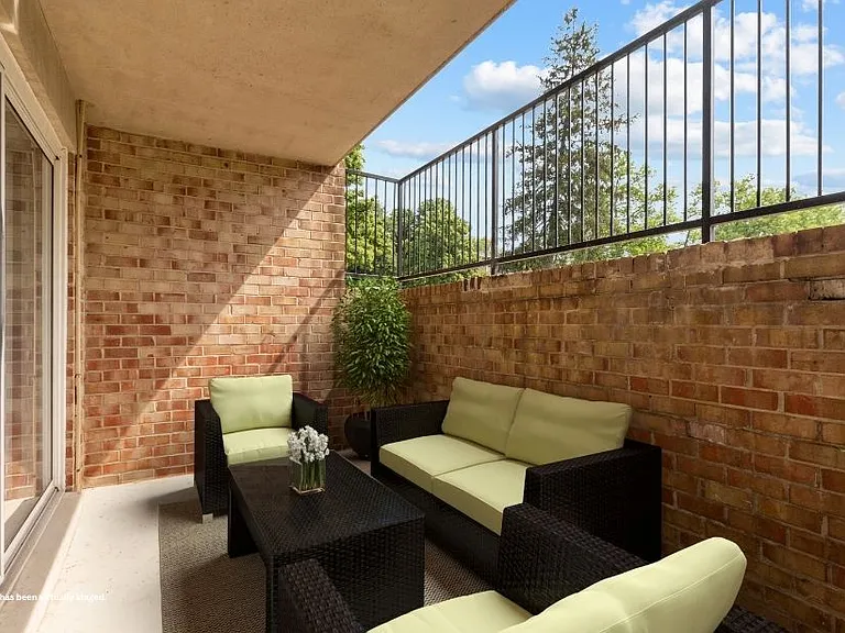 Hampton Manor Apartments & Townhomes — Photo 8
