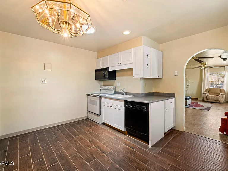 1001 S Roosevelt St — Photo 11