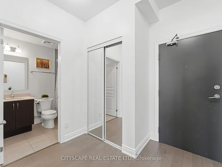 3170 Erin Mills Pkwy #429 — Photo 2