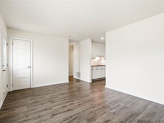 5th image of 603 Webster Boulevard