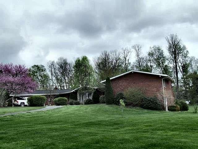 1st image of 327 Hollow Creek Dr