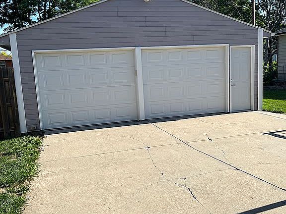 5th image of 4628 Prescott Ave