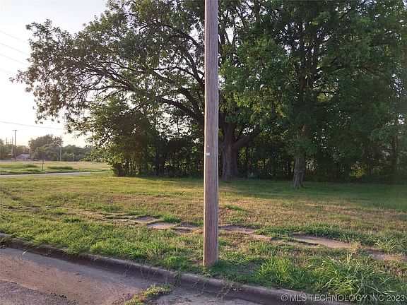 3rd image of 301 N Alabama Ave