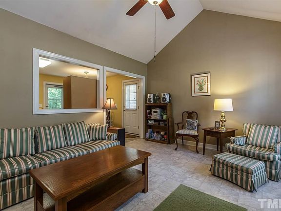 3rd image of 2307 Red Oak Ct