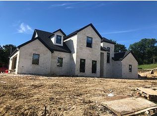 9400 Red River Dr, Woodway, TX 76712
