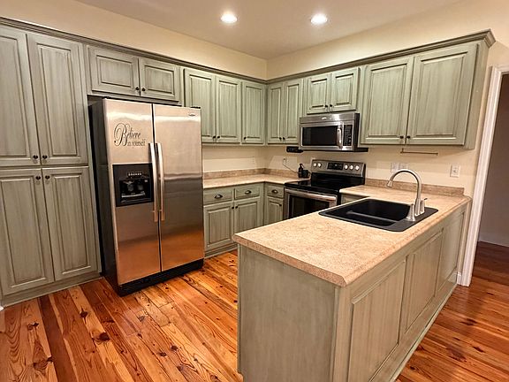3rd image of 377 Union Chapel Rd