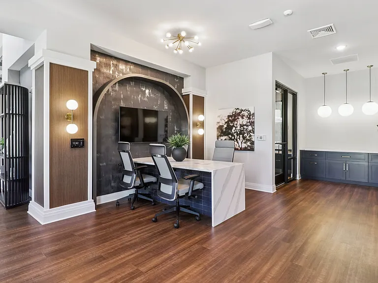The Liliana Apartment Homes — Photo 8