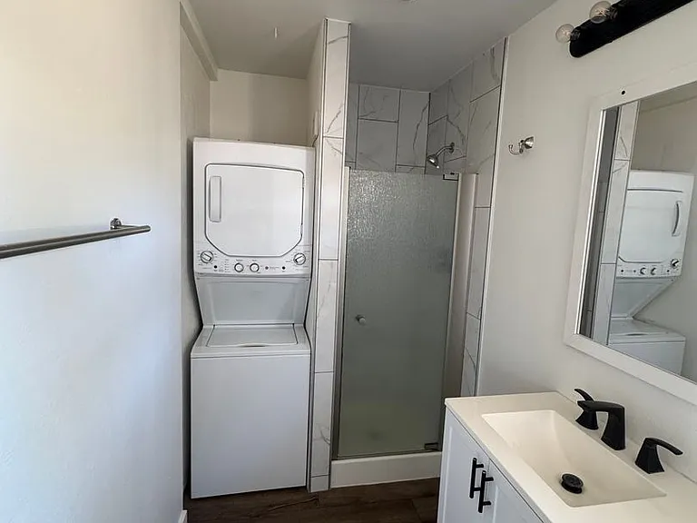1101 Hawthorne Ave — Photo 9