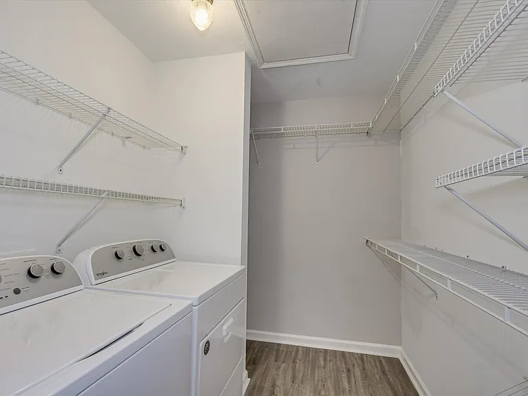 1239 Longpoint Dr — Photo 19