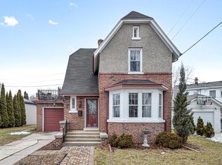 517 E Riverside Dr, Kohler, WI 53044