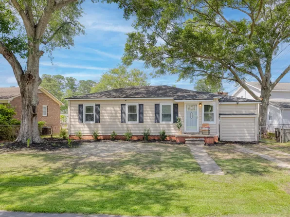 5904 Oak St, Hanahan, SC 29410