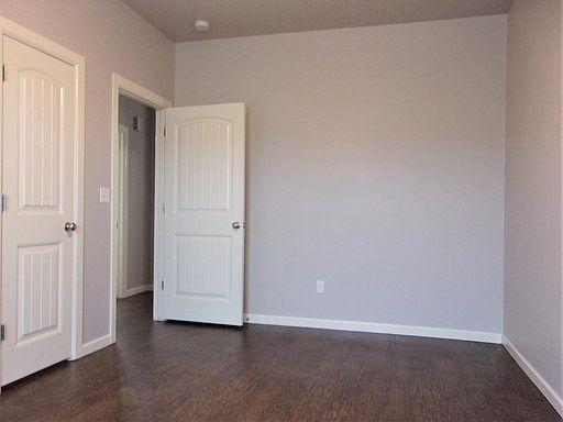 5th image of 4702 Loch Ln