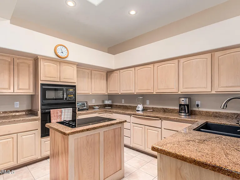 27422 N Montana Dr — Photo 8