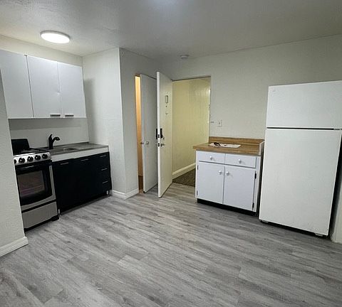 5th image of 1508 Dolphin St