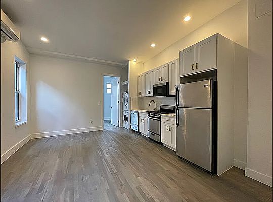 1st image of 89 Wyckoff Ave #3