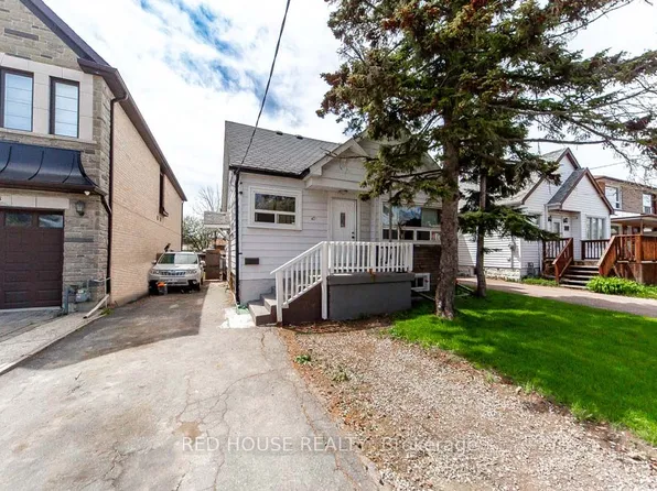 40 N Woodrow Blvd, Toronto, ON M1K 1W3