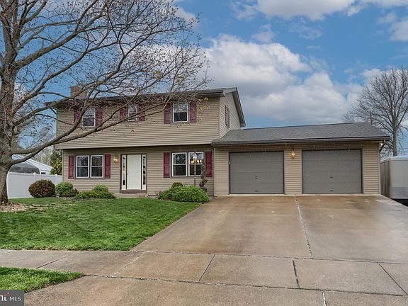 2nd image of 1142 Park Dr
