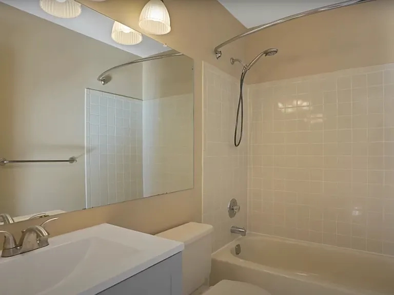 1501 Doolittle Dr — Photo 4