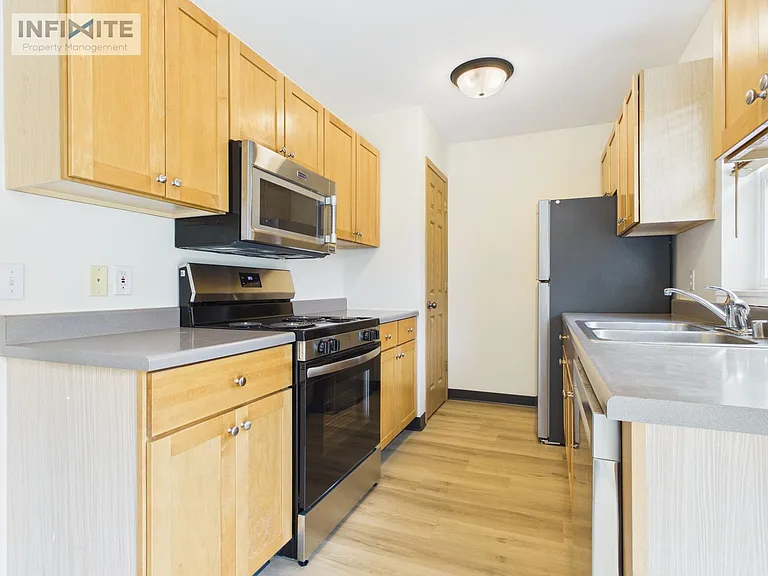 325 Michael Grove Ave #D — Photo 4