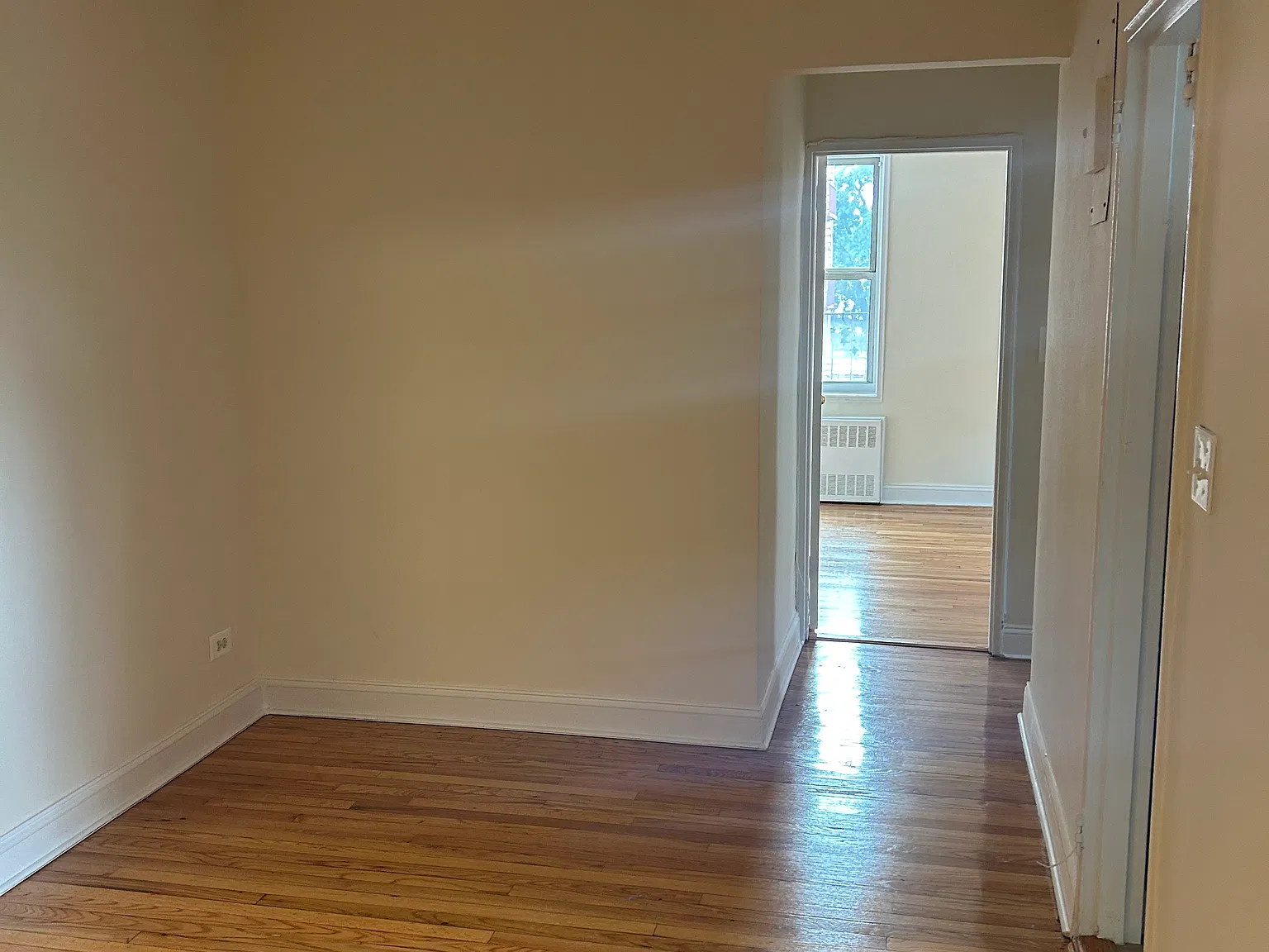 1 bed, 850 sqft, $2,400 — Photo 4