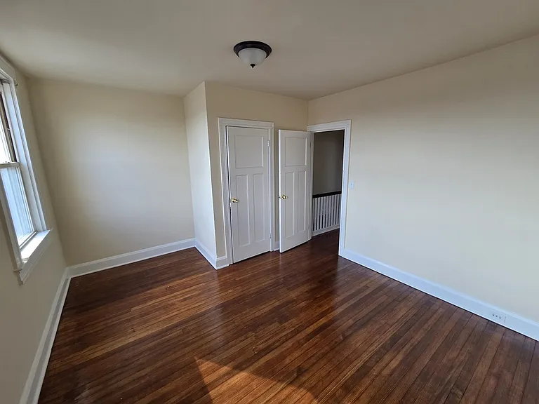 4224 Sheldon Ave — Photo 3