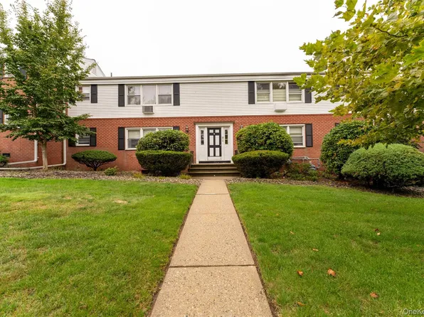 3 Sussex Court #415, Suffern, NY 10901