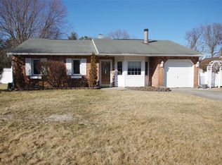94 Debbie Lee Ln, Bohemia, NY 11716