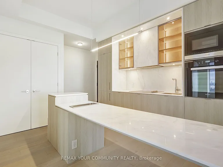 11 Yorkville Ave N #4402 — Photo 9