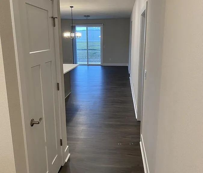 W218N16046 Tiger Lily Dr — Photo 4