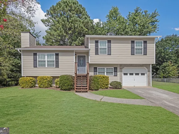 880 Westgard Ct, Douglasville, GA 30134