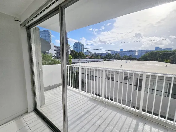 910 Michigan Ave, Miami Beach, FL