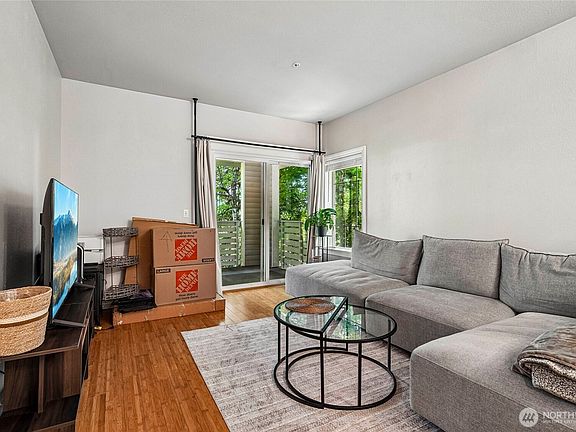 4th image of 801 Rainier Avenue N #B309