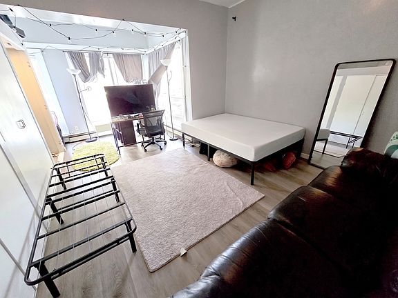 5th image of 4715 19th Ave NE #A