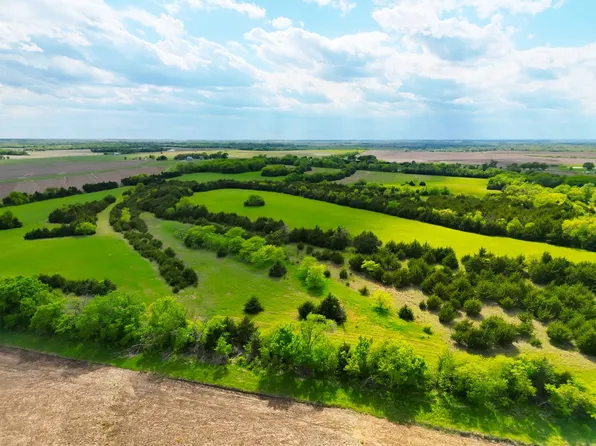 S Adams Rd, Carbondale, KS 66414