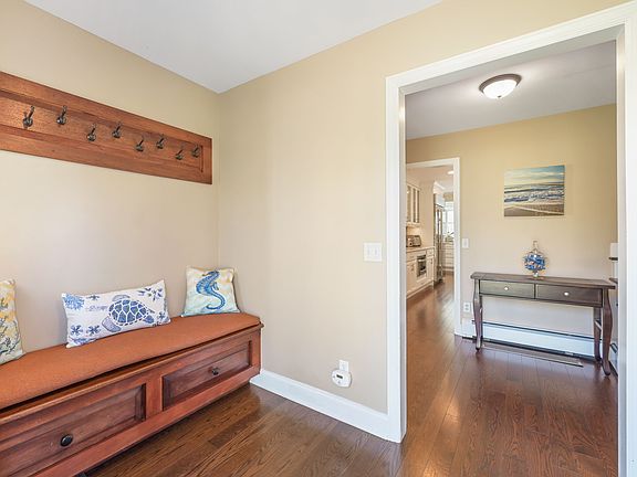 3rd image of 40 Joels Ln
