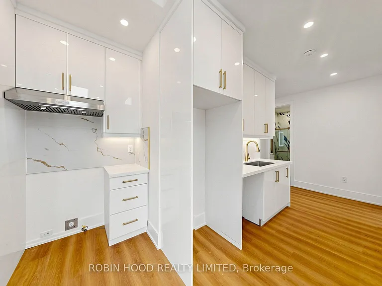 24 Callender St #3 — Photo 14
