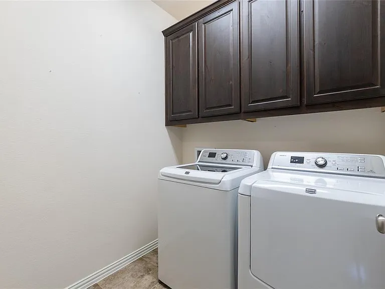 4216 Hannover Way — Photo 27