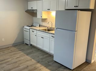 200 E 7th St #2, Delavan, IL 61734