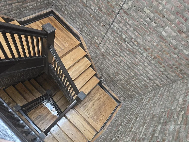 4101 W Gladys Ave — Photo 2