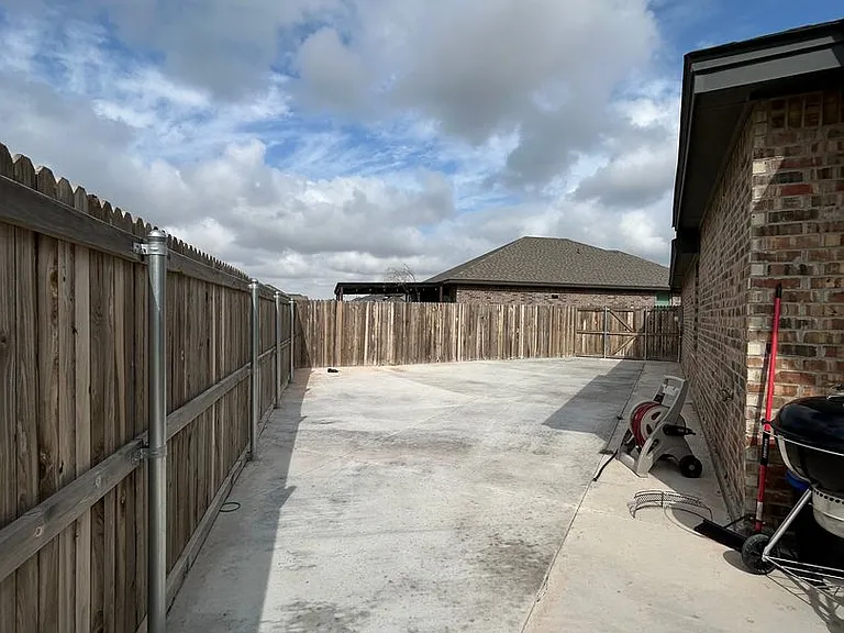 2032 Twin Falls Dr — Photo 18